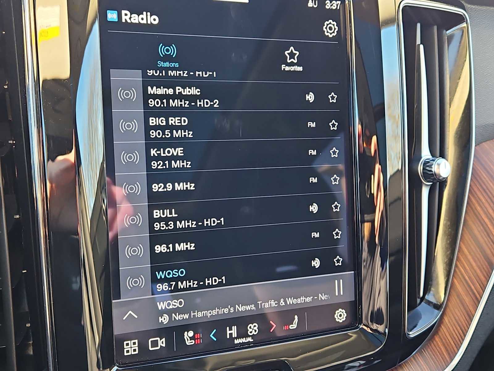 Used 2024 Volvo XC60 B5 Plus image 29