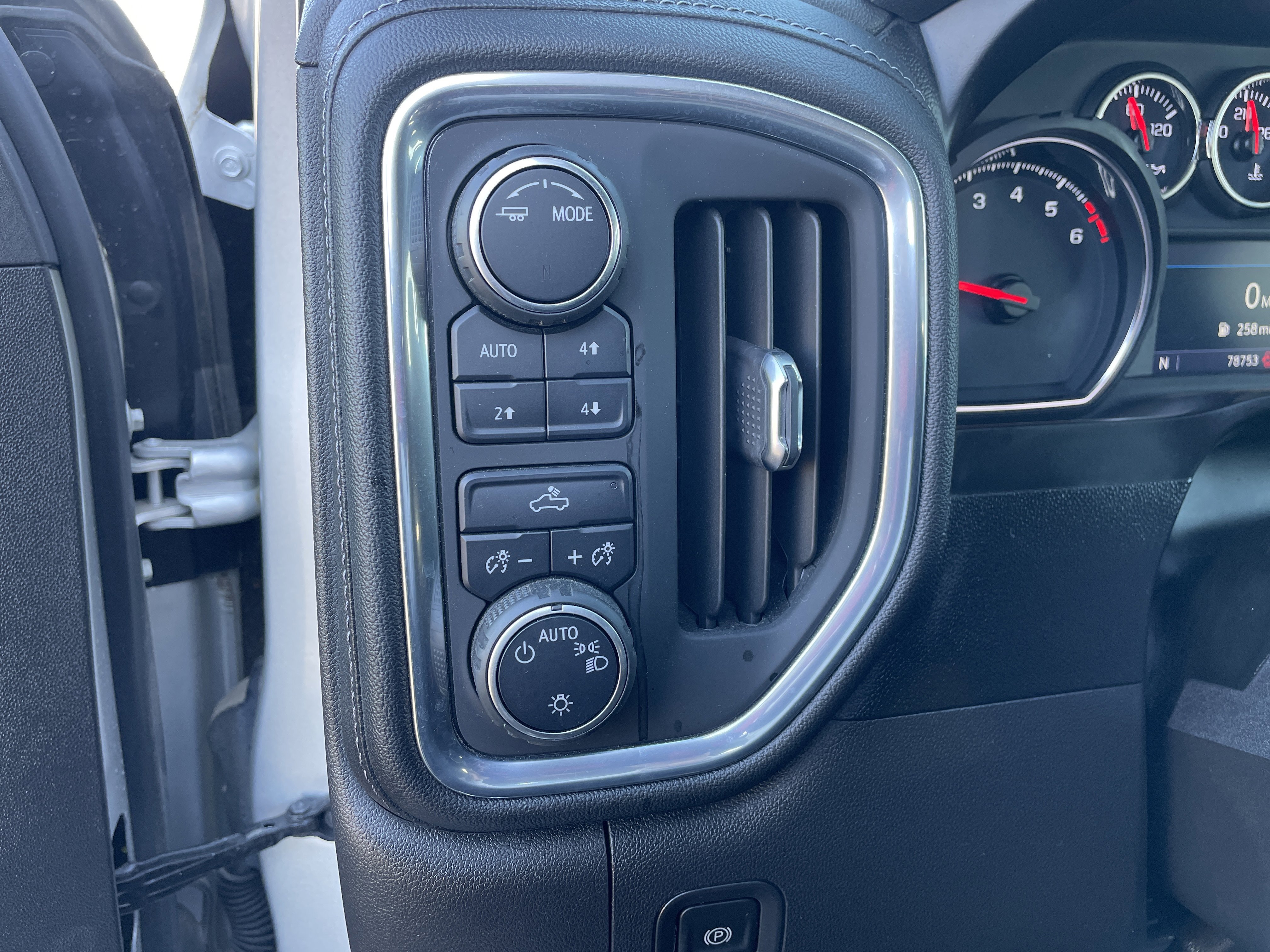 Used 2021 Chevrolet Silverado 1500 LT w/ All Star Edition Plus image 30