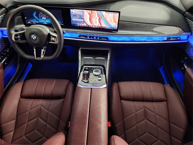 Used 2025 BMW 750e xDrive w/ Executive Package image 4