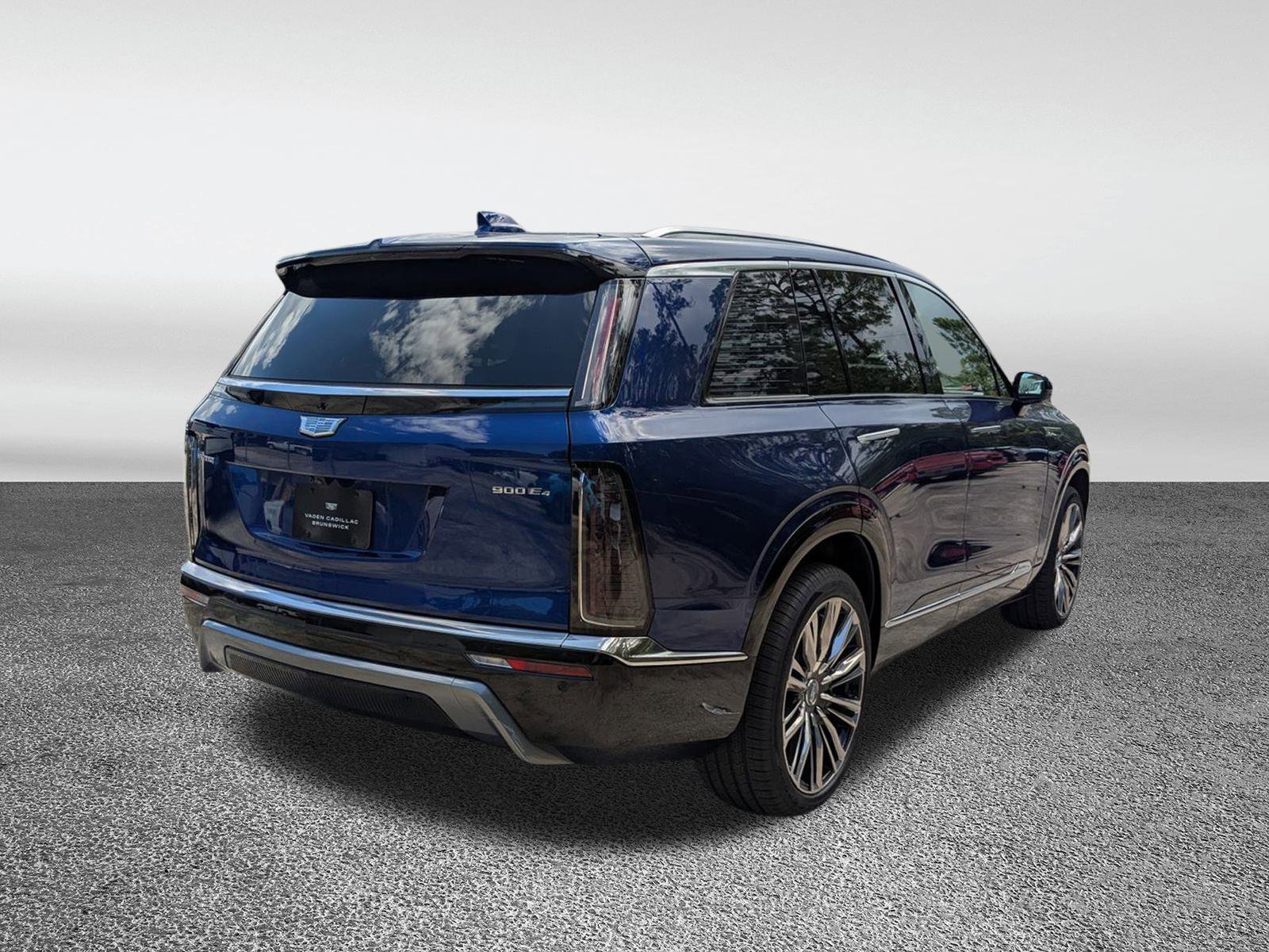 New 2026 Cadillac Vistiq Premium Luxury w/ LPO, Floor Liner Package AWD/4WD image 21