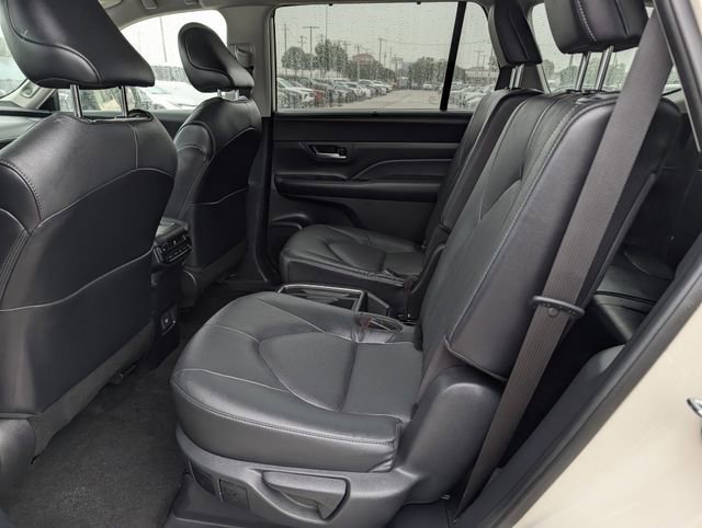 Used 2024 Toyota Grand Highlander AWD image 27