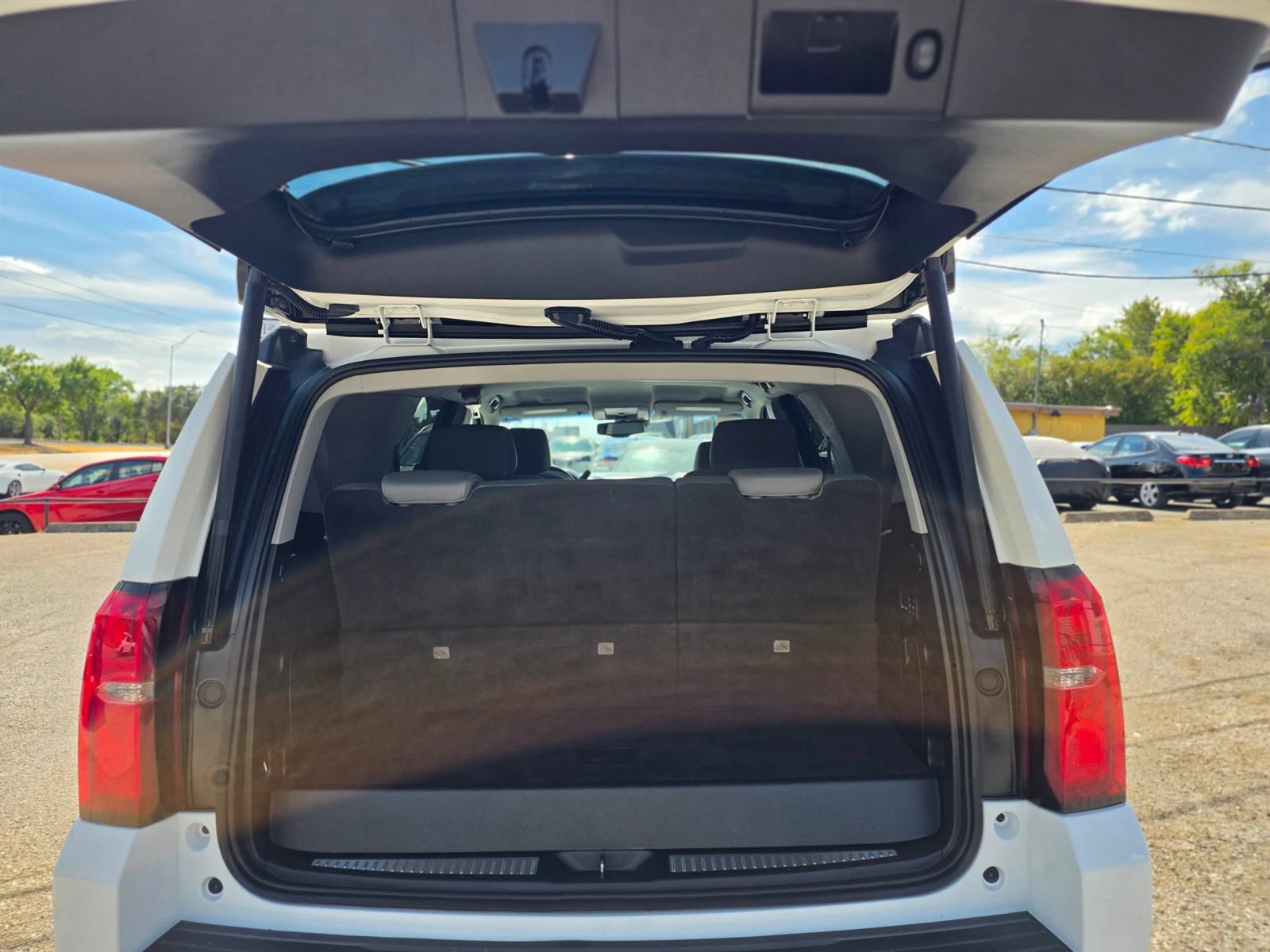 Used 2019 Chevrolet Tahoe LT w/ LT Signature Package RWD image 20