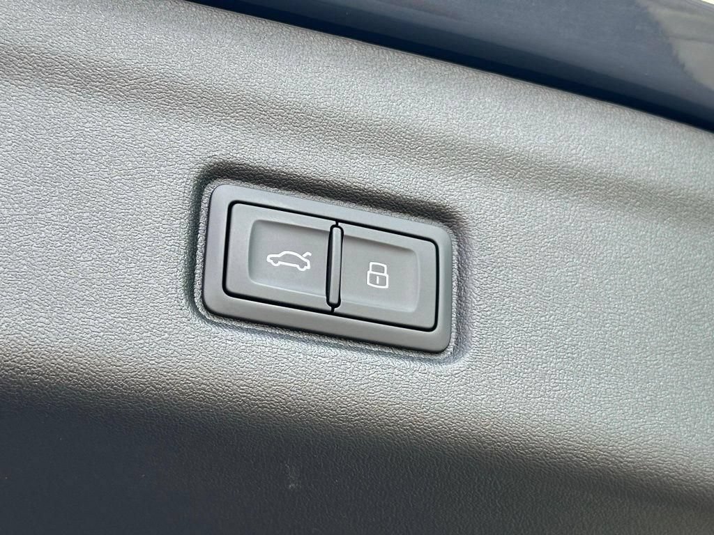 New 2025 Audi Q6 e-tron Premium Plus AWD/4WD image 21