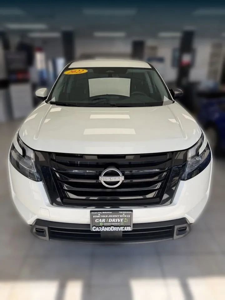 Used 2022 Nissan Pathfinder SV w/ SV Black Package image 2