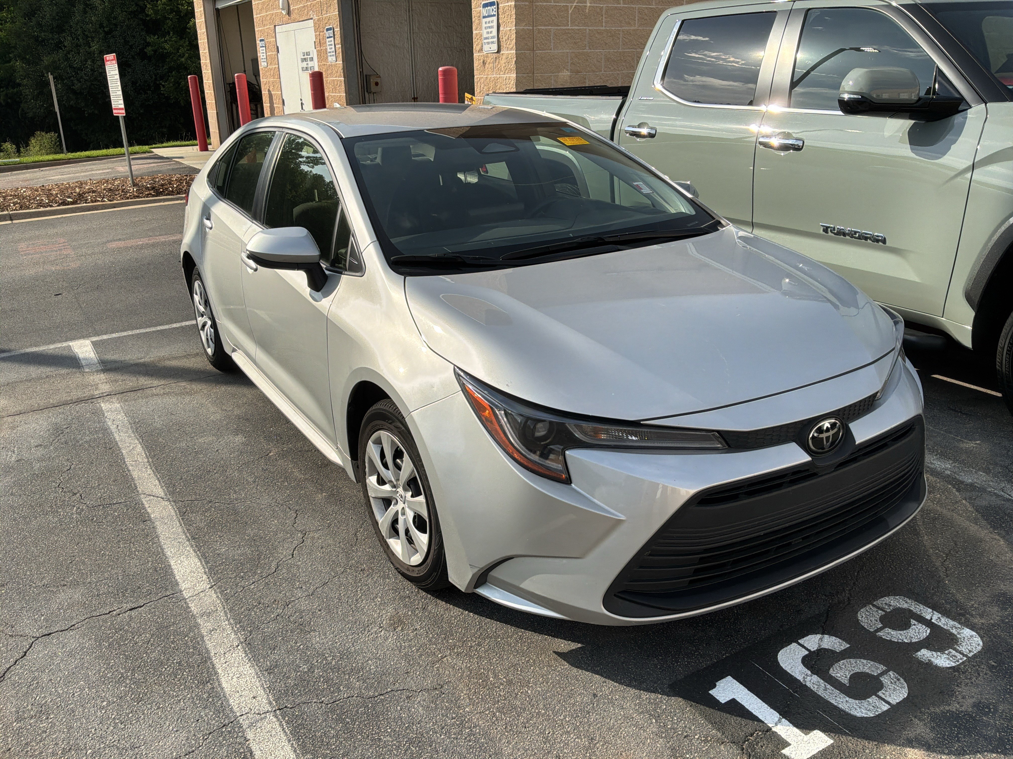 Used 2023 Toyota Corolla LE FWD image 36