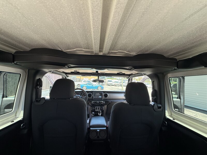 Used 2023 Jeep Wrangler Sport AWD/4WD image 31
