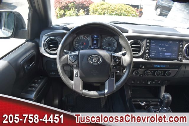 Used 2021 Toyota Tacoma TRD Off-Road w/ Technology Package AWD/4WD image 24