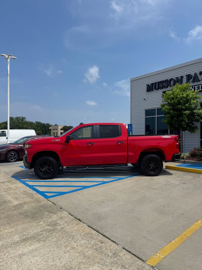 Used 2021 Chevrolet Silverado 1500 Custom Trail Boss AWD/4WD image 3