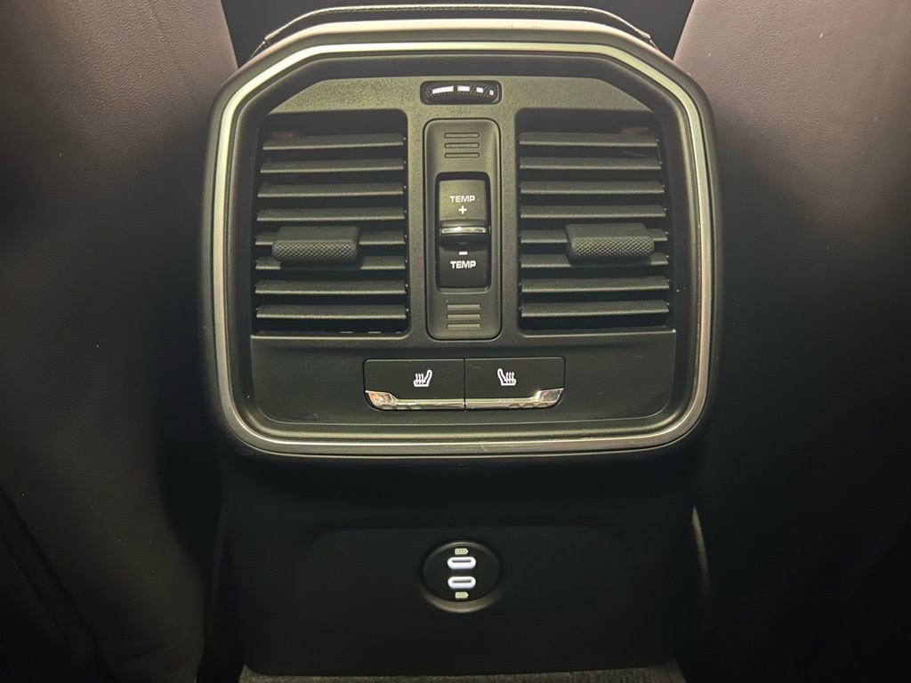 Certified 2023 Porsche Macan Turbo image 25