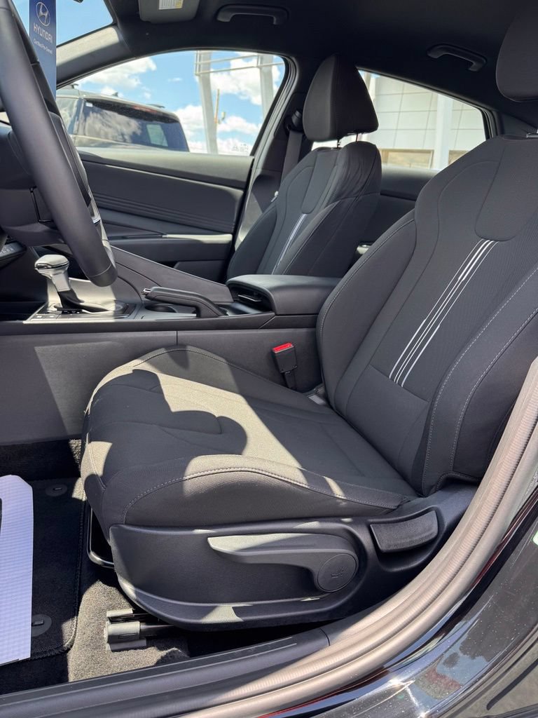 Used 2026 Hyundai Elantra Sport FWD image 9