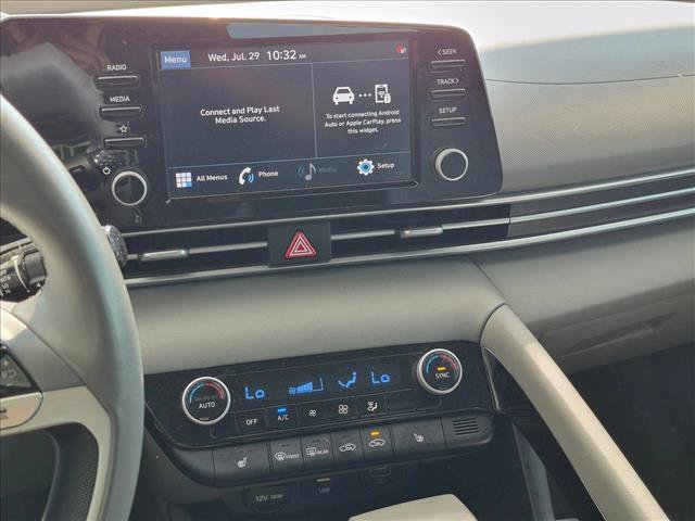 Used 2021 Hyundai Elantra SEL w/ Convenience + Premium Package FWD image 9
