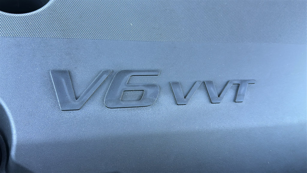 Used 2023 Buick Enclave Essence w/ LPO, Floor Liner Package AWD/4WD image 33