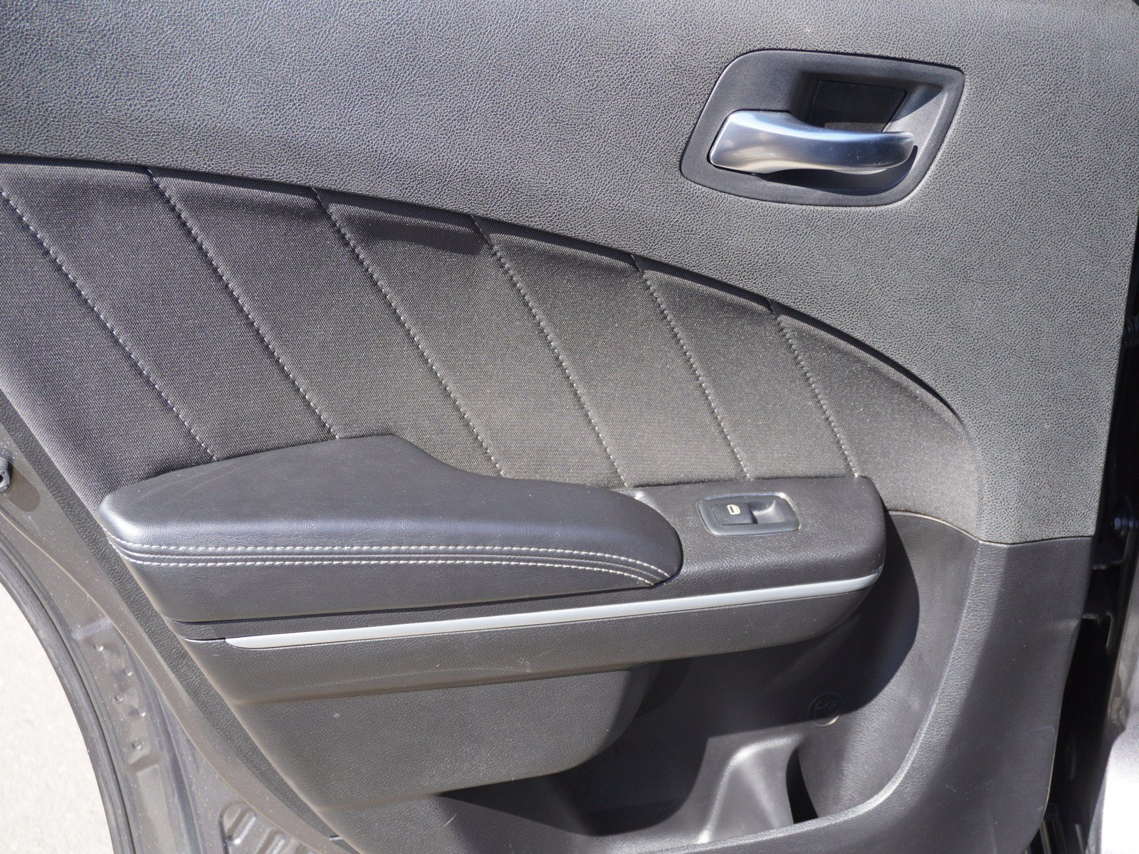 Used 2022 Dodge Charger R/T RWD image 12