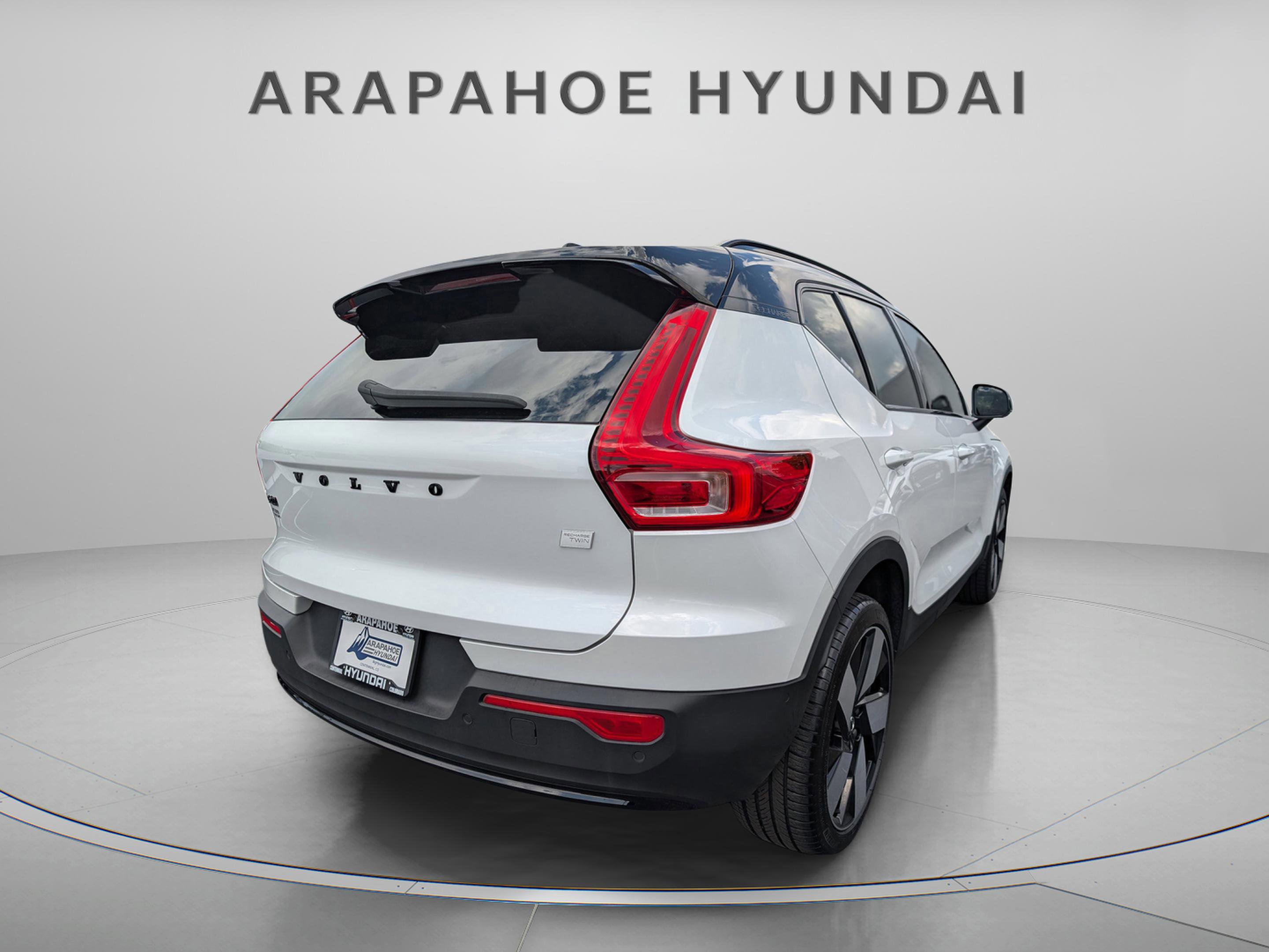 Used 2023 Volvo XC40 Recharge Ultimate w/ Protection Package Premier image 5