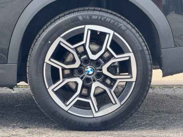 Used 2026 BMW X2 xDrive28i AWD/4WD image 3