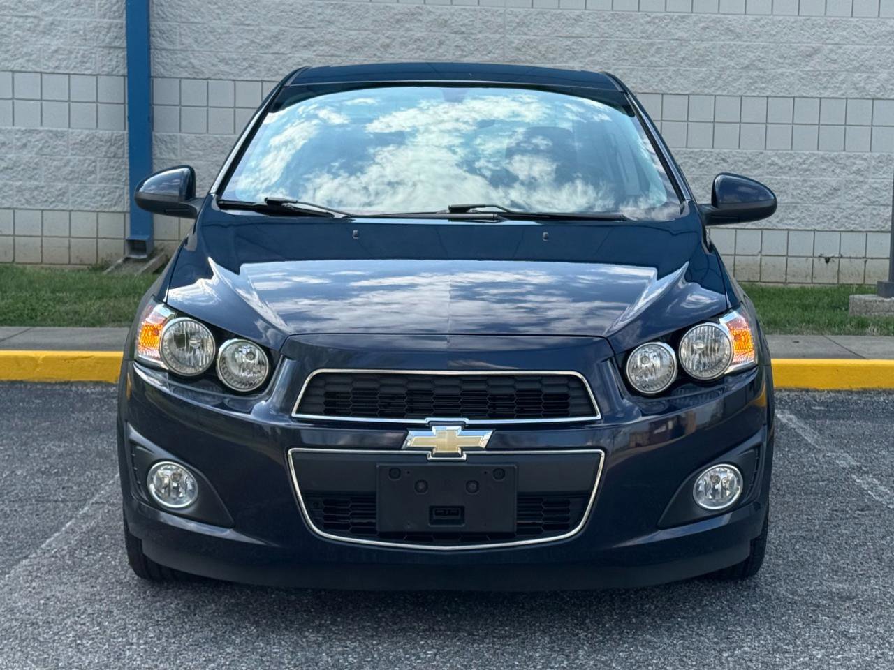 Used 2015 Chevrolet Sonic LT w/ Wheels and Fog Lamp Package FWD image 2