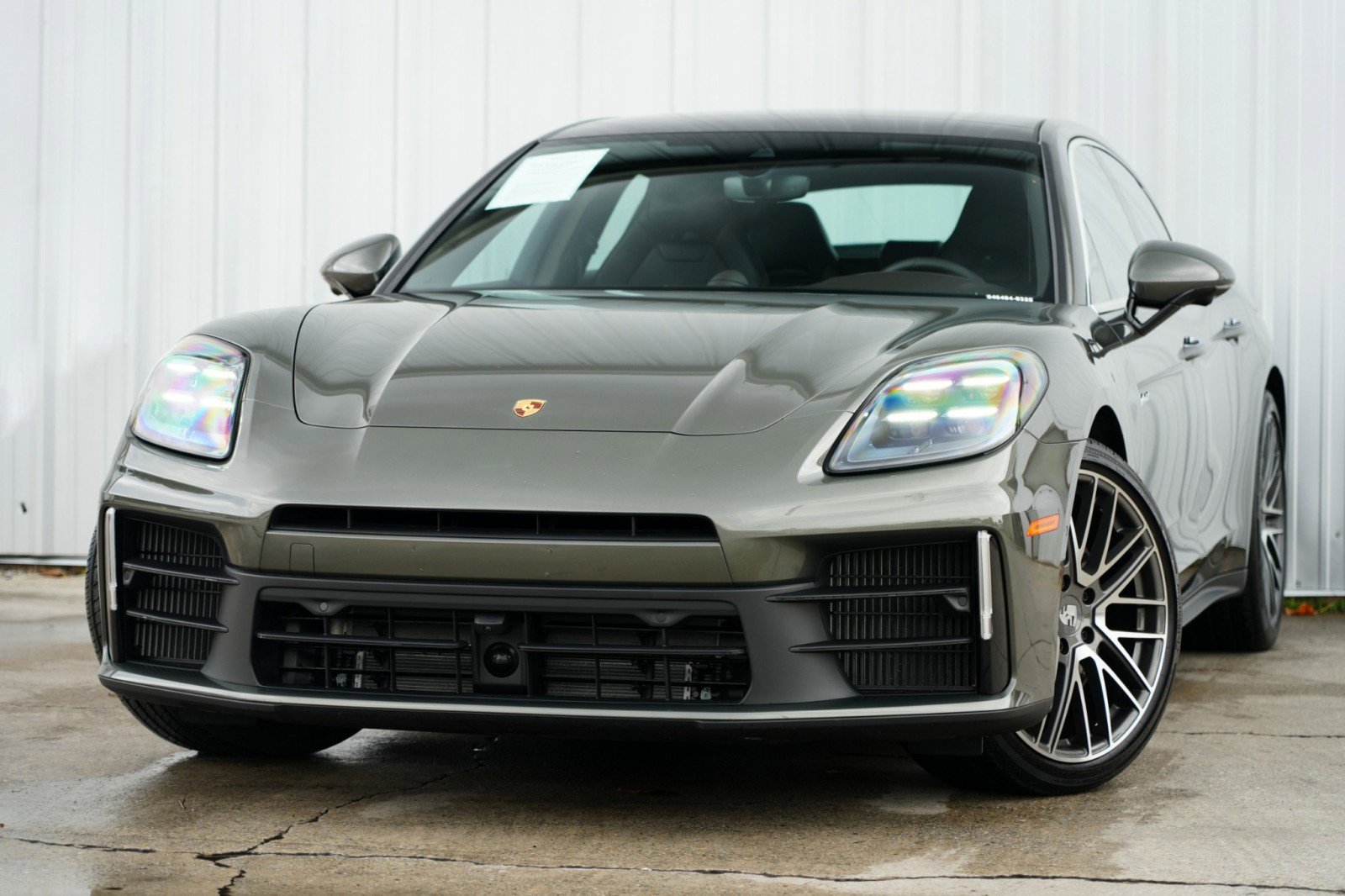 Used 2025 Porsche Panamera 4 w/ Premium Package image 3