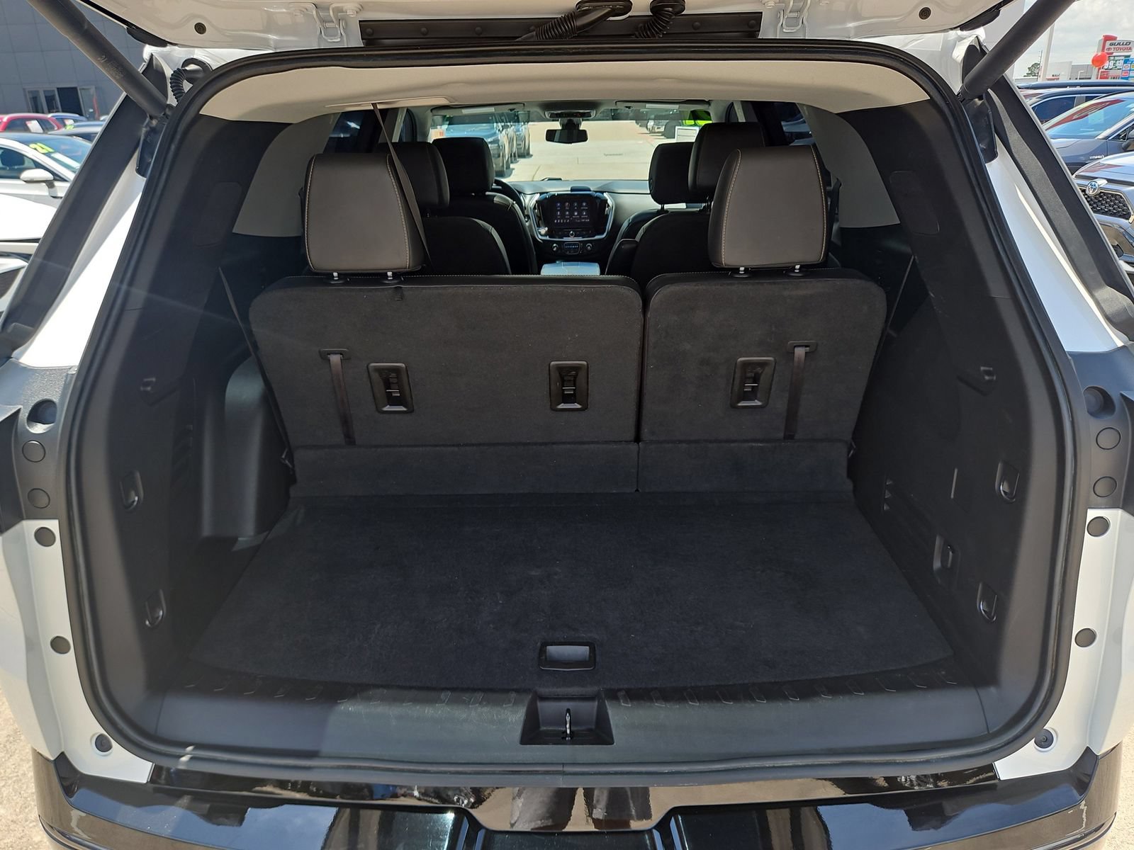 Used 2021 Chevrolet Traverse Premier w/ Redline Edition AWD/4WD image 11