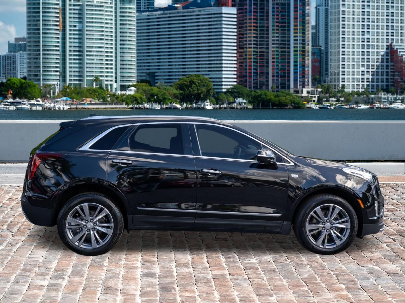 Used 2025 Cadillac XT5 Premium Luxury image 4