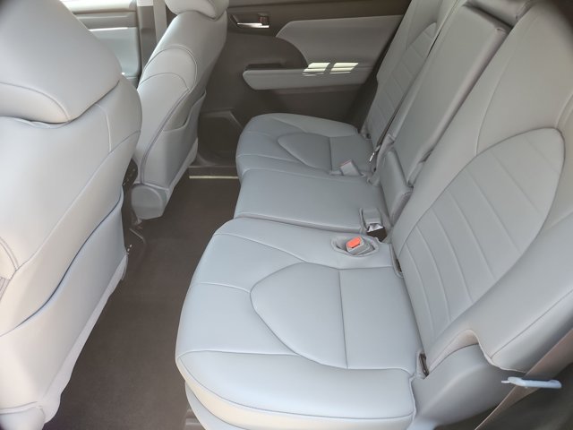 New 2026 Toyota Highlander XLE AWD/4WD image 15