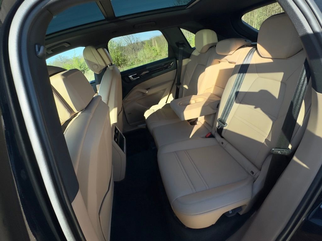 Certified 2023 Porsche Cayenne AWD/4WD image 29