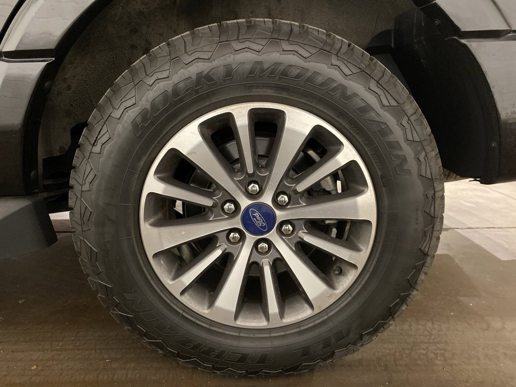 Used 2017 Ford Expedition XLT image 22