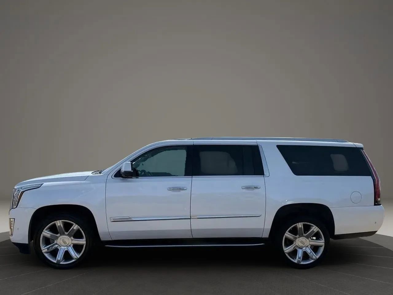 Used 2019 Cadillac Escalade ESV Premium Luxury AWD/4WD image 5
