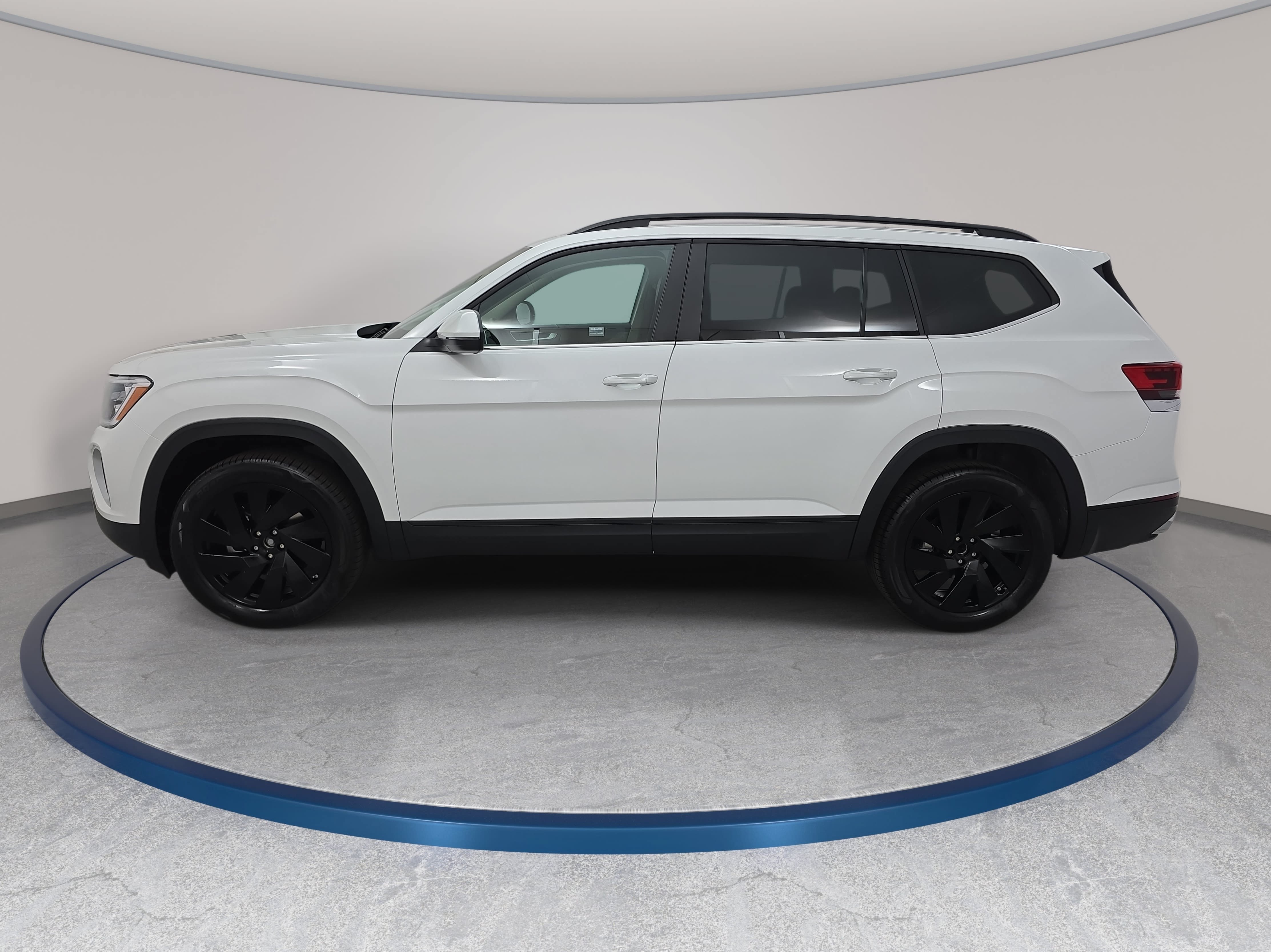 New 2026 Volkswagen Atlas SE FWD image 8