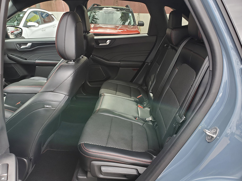 Used 2023 Ford Escape ST-Line w/ Tech Pack #1 FWD image 7