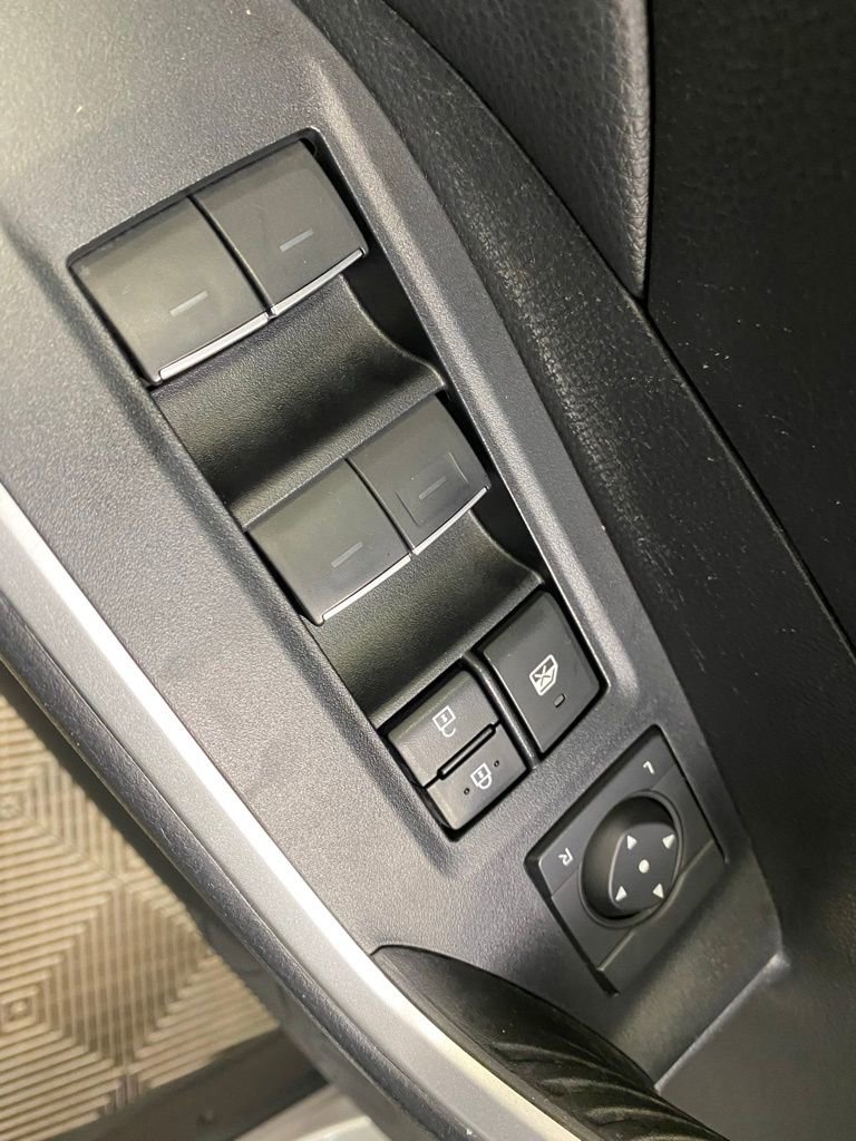 Used 2022 Toyota RAV4 XLE Premium image 27