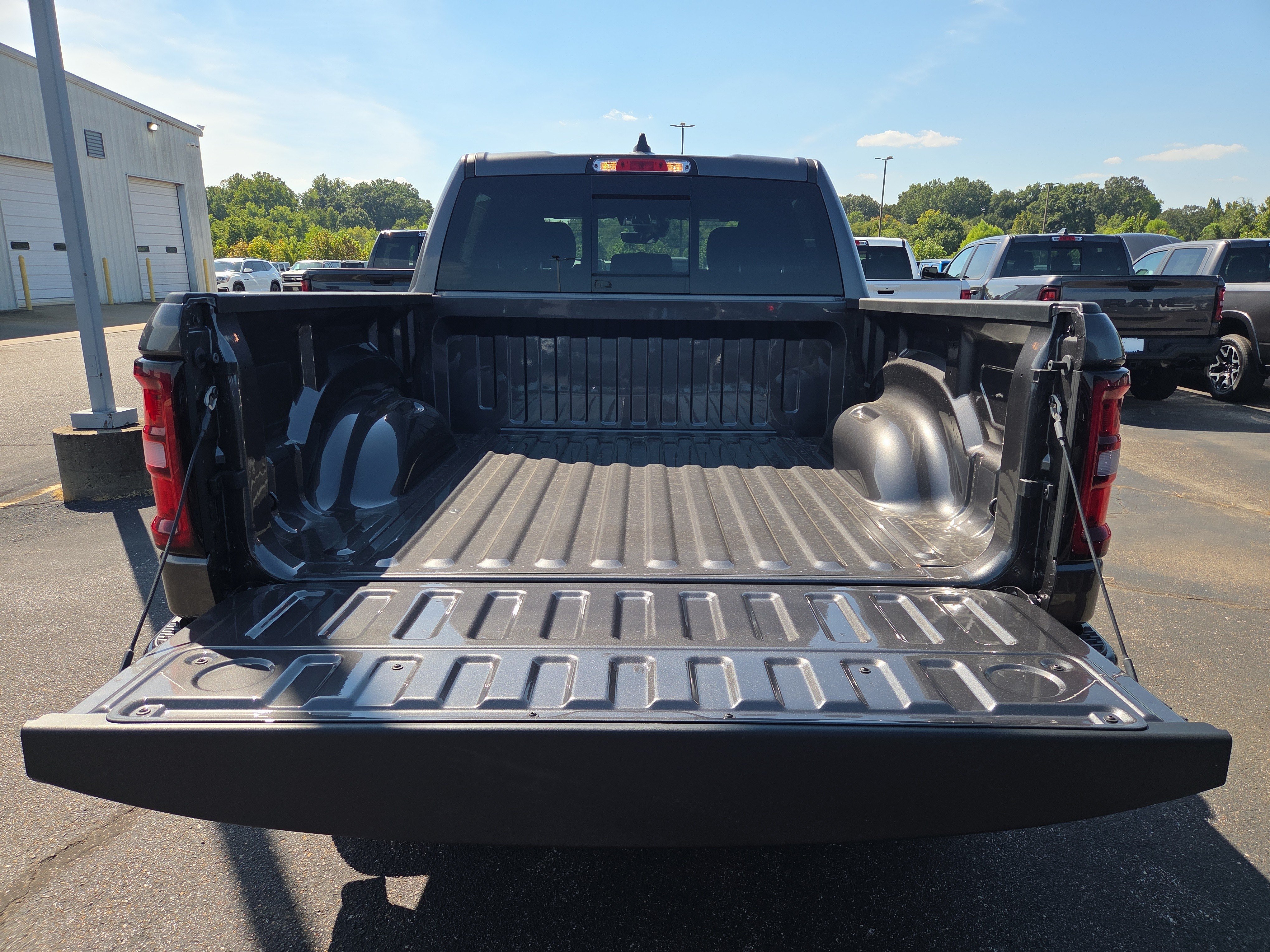 New 2026 RAM 1500 Big Horn w/ Back Country Package AWD/4WD image 8
