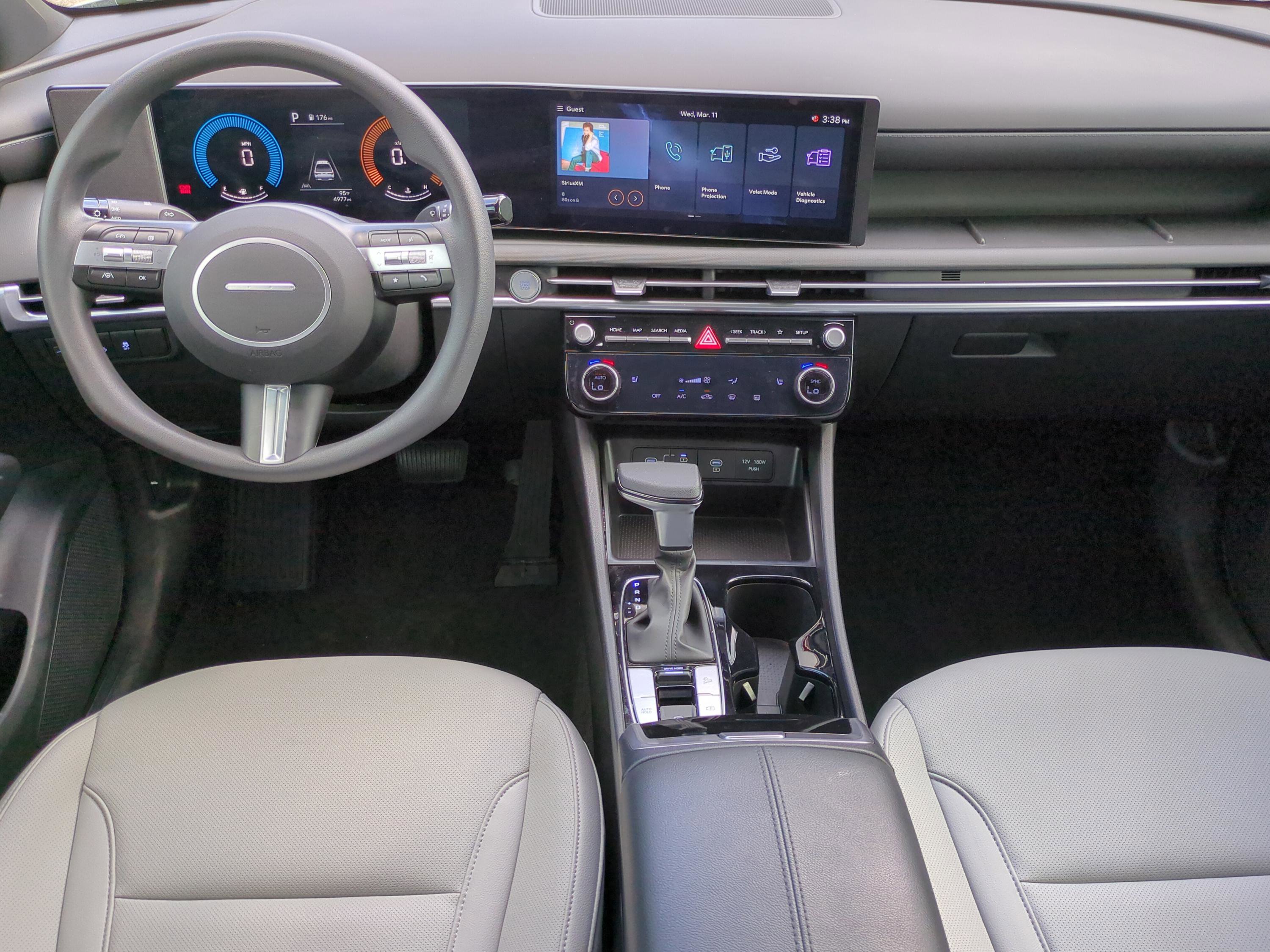 Certified 2025 Hyundai Santa Cruz SEL image 14