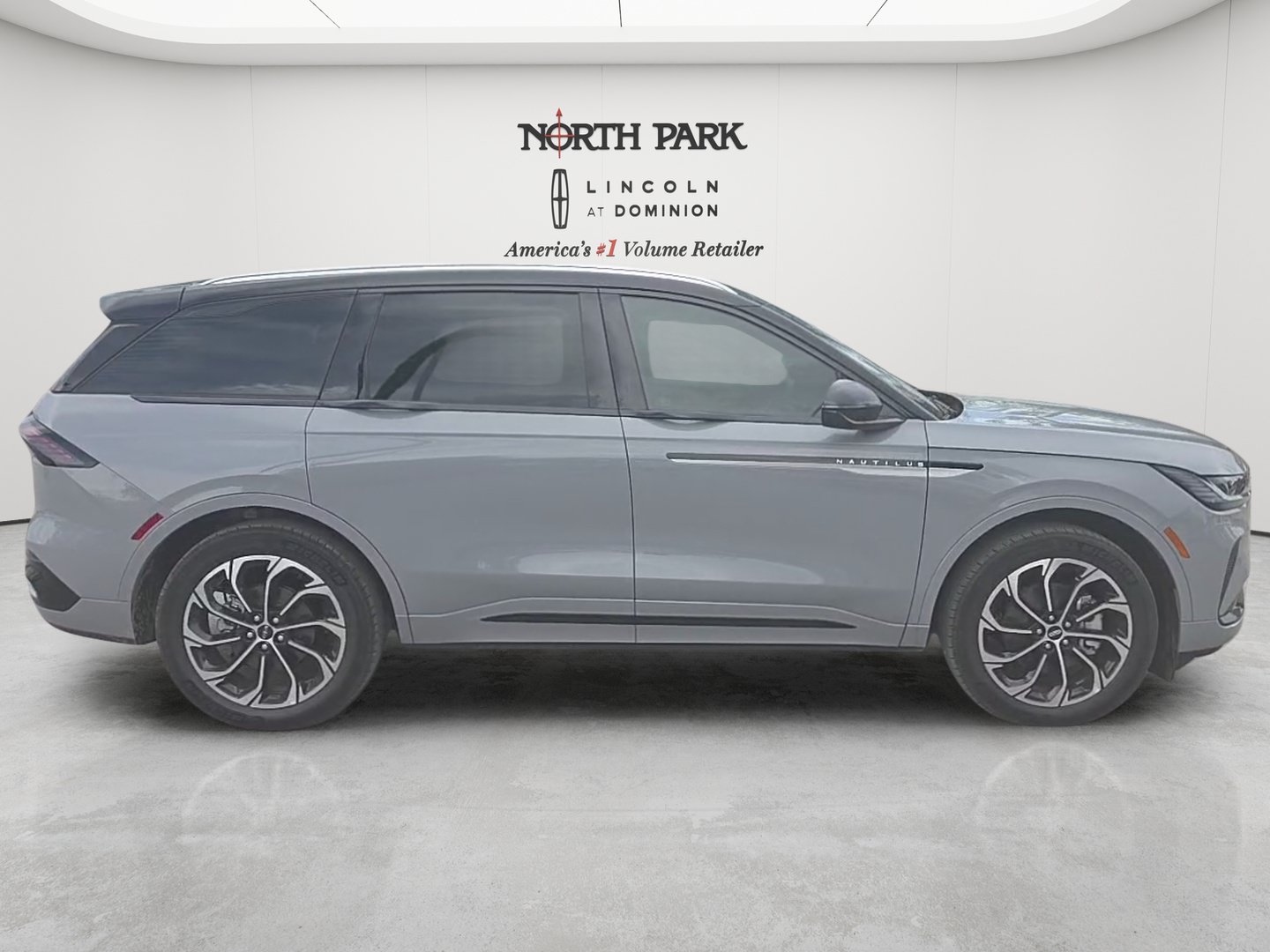 New 2026 Lincoln Nautilus Reserve AWD/4WD image 6