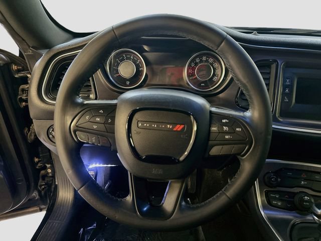 Used 2015 Dodge Challenger SXT RWD image 11