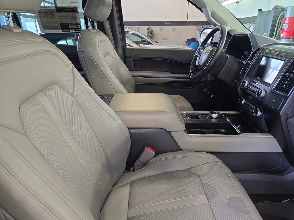 Used 2019 Ford Expedition Limited w/ Equipment Group 302A RWD image 11