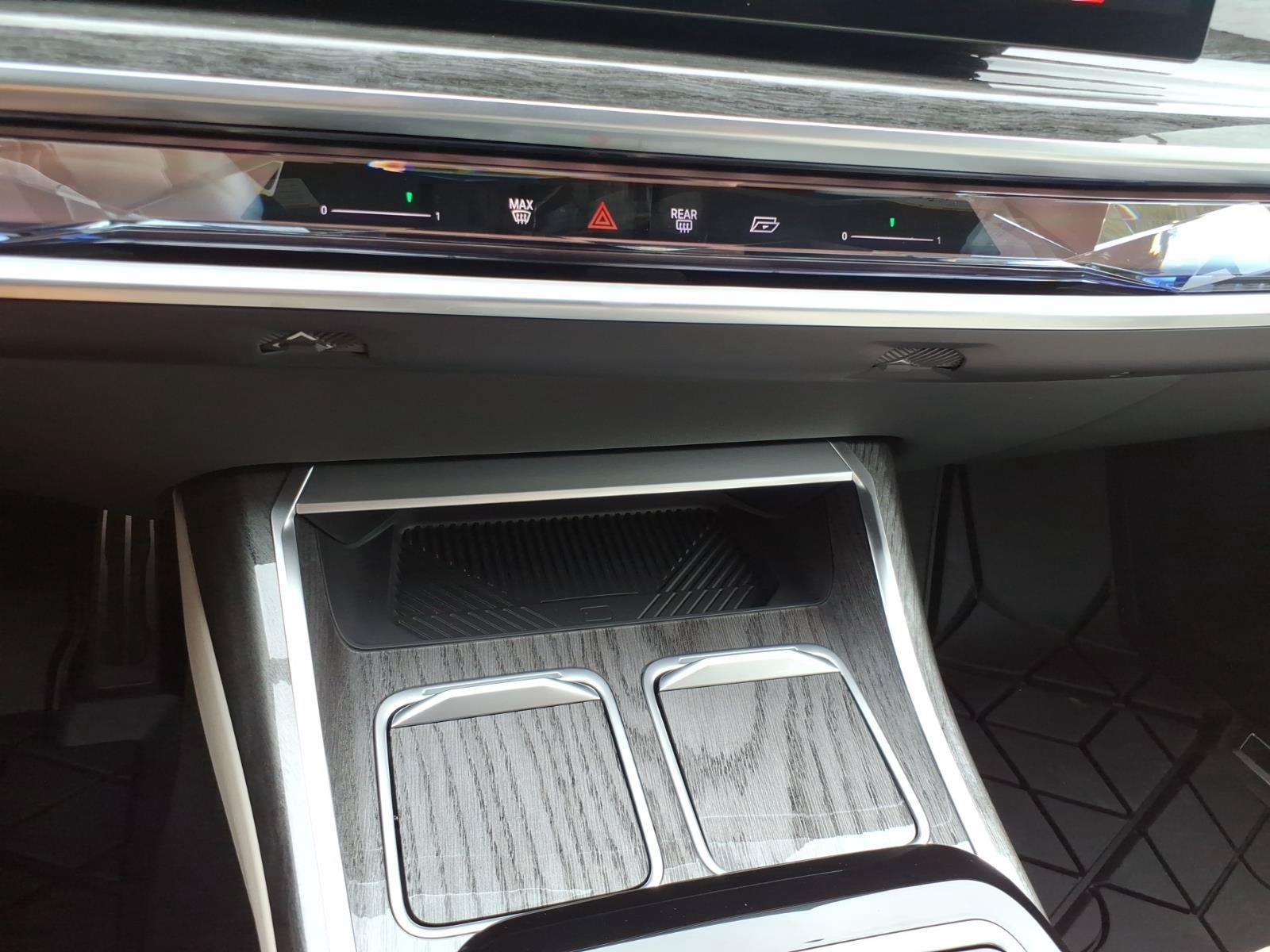 Used 2025 BMW 760i xDrive w/ Executive Package AWD/4WD image 20