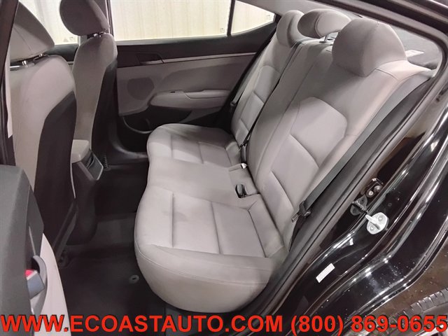 Used 2017 Hyundai Elantra SE image 13