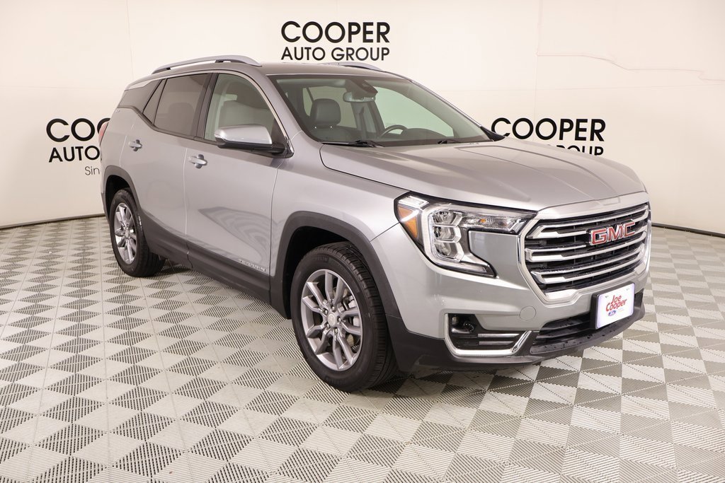 Used 2024 GMC Terrain SLT image 1