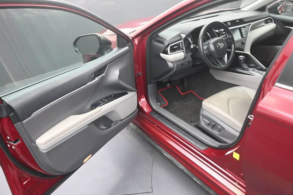 Used 2018 Toyota Camry SE FWD image 10
