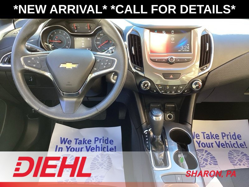 Used 2018 Chevrolet Cruze LT w/ Convenience Package FWD image 26