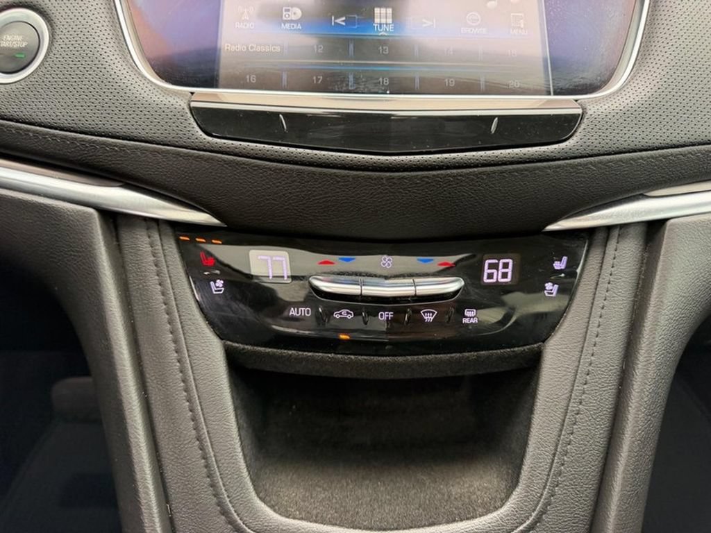 Used 2018 Cadillac XT5 Premium Luxury FWD image 17
