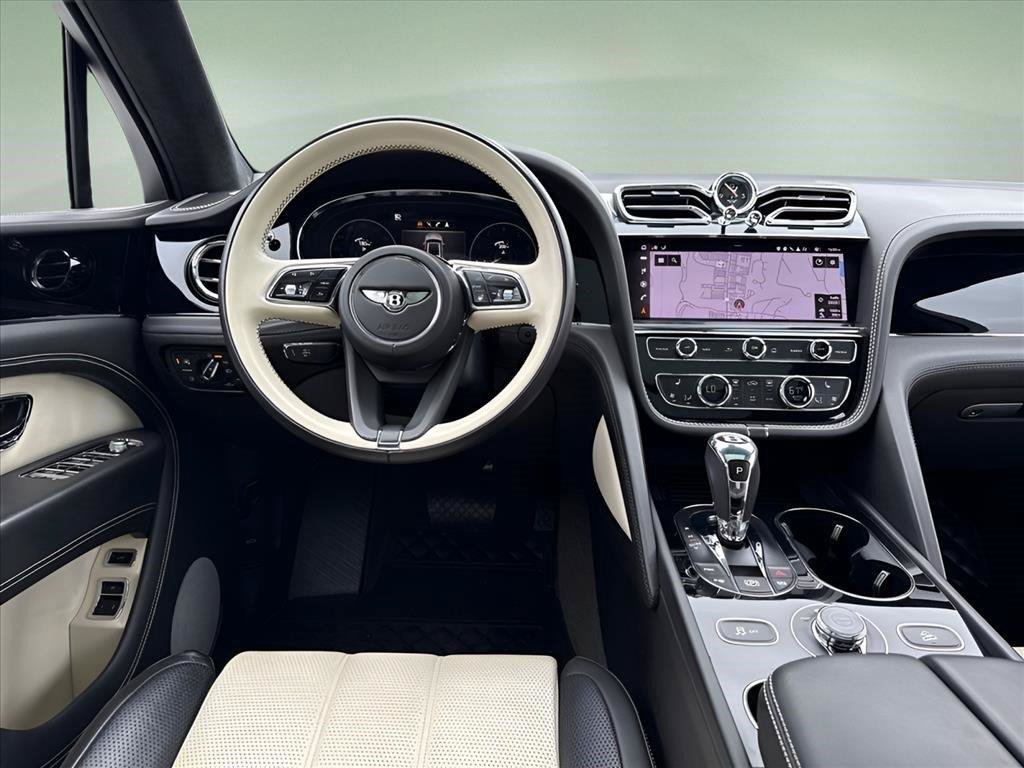 Used 2023 Bentley Bentayga AWD/4WD image 10
