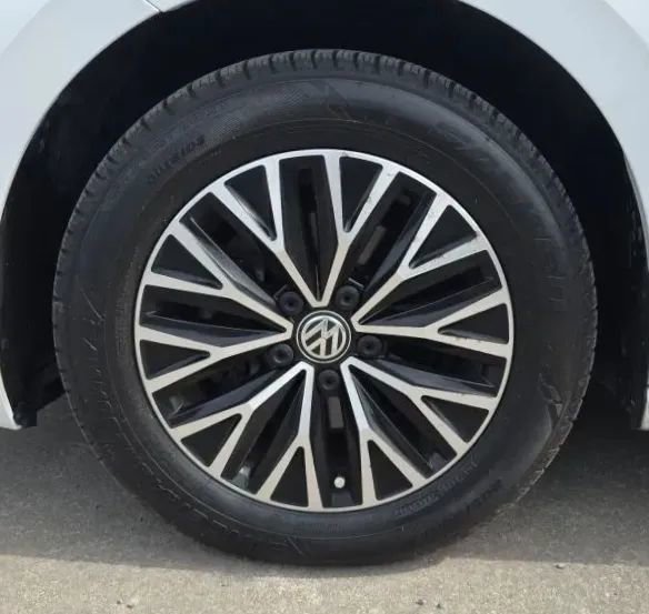 Used 2019 Volkswagen Jetta SE w/ Cold Weather Package image 48