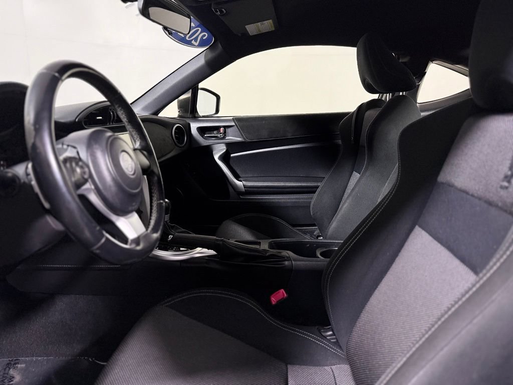 Used 2017 Toyota 86 RWD image 19