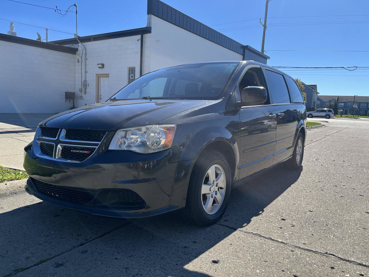 Used 2012 Dodge Grand Caravan SXT FWD image 3