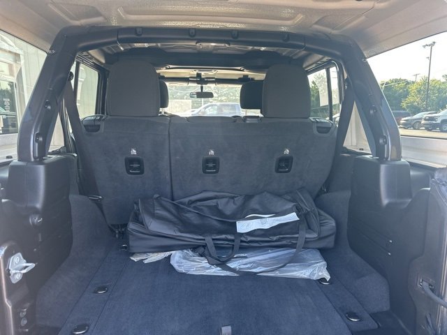 Used 2021 Jeep Wrangler Unlimited Sahara w/ Cold Weather Group image 21