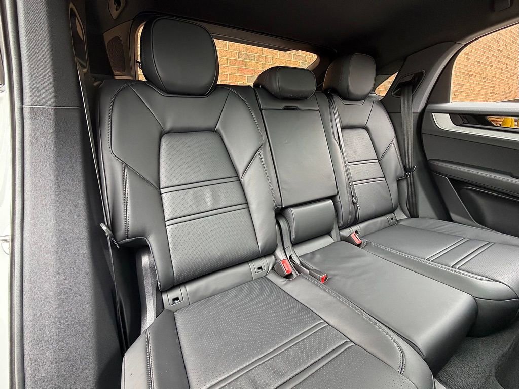 New 2026 Porsche Cayenne Coupe image 23