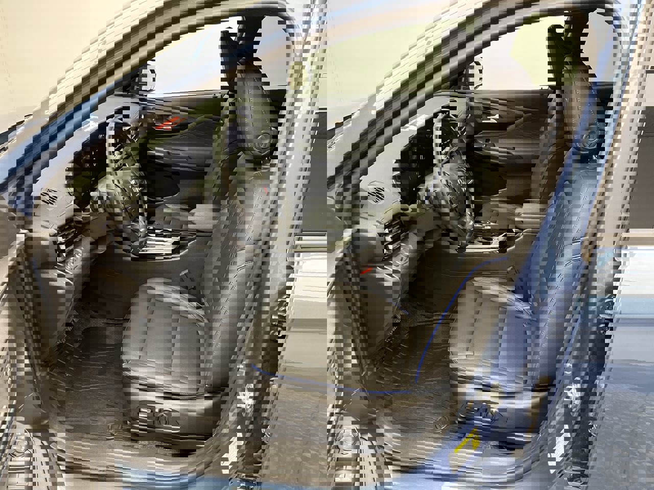 Certified 2024 Buick Envista Sport Touring w/ Convenience I Package FWD image 3