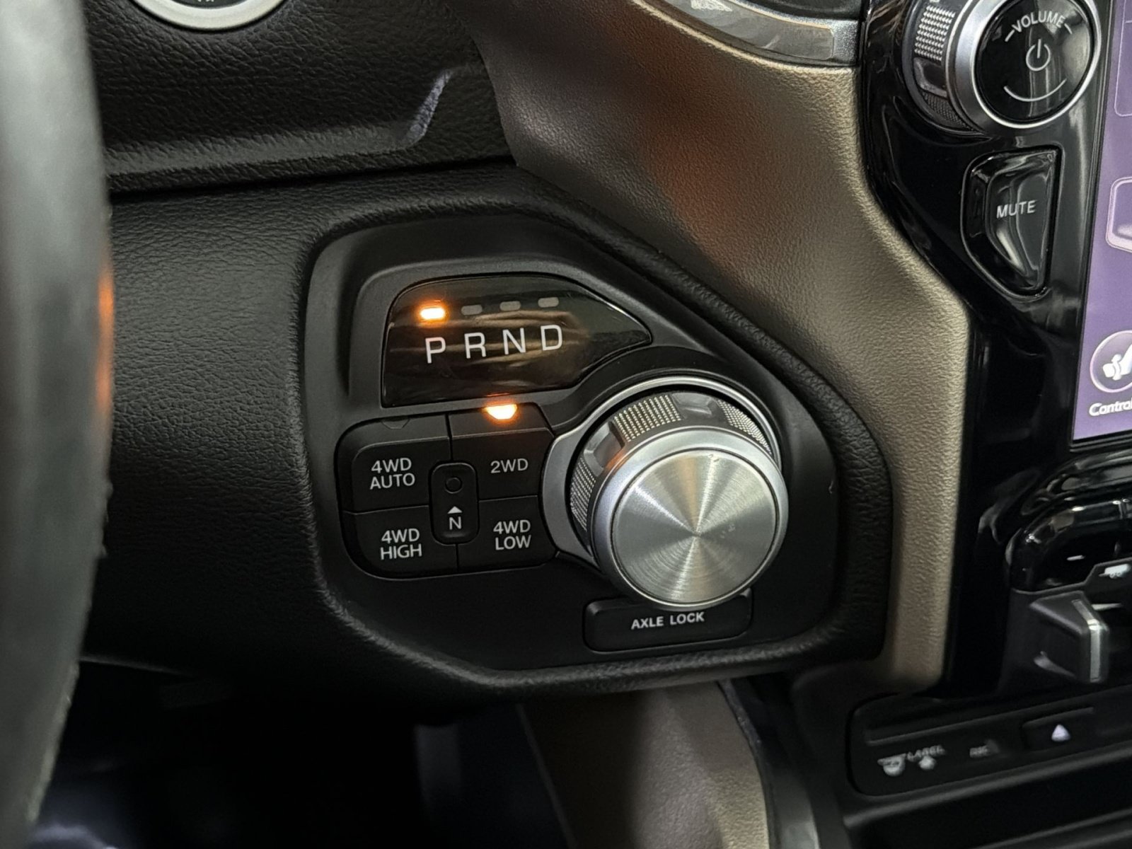 Used 2019 RAM 1500 Laramie AWD/4WD image 23