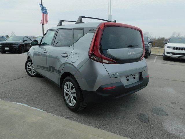 Used 2022 Kia Soul LX image 6